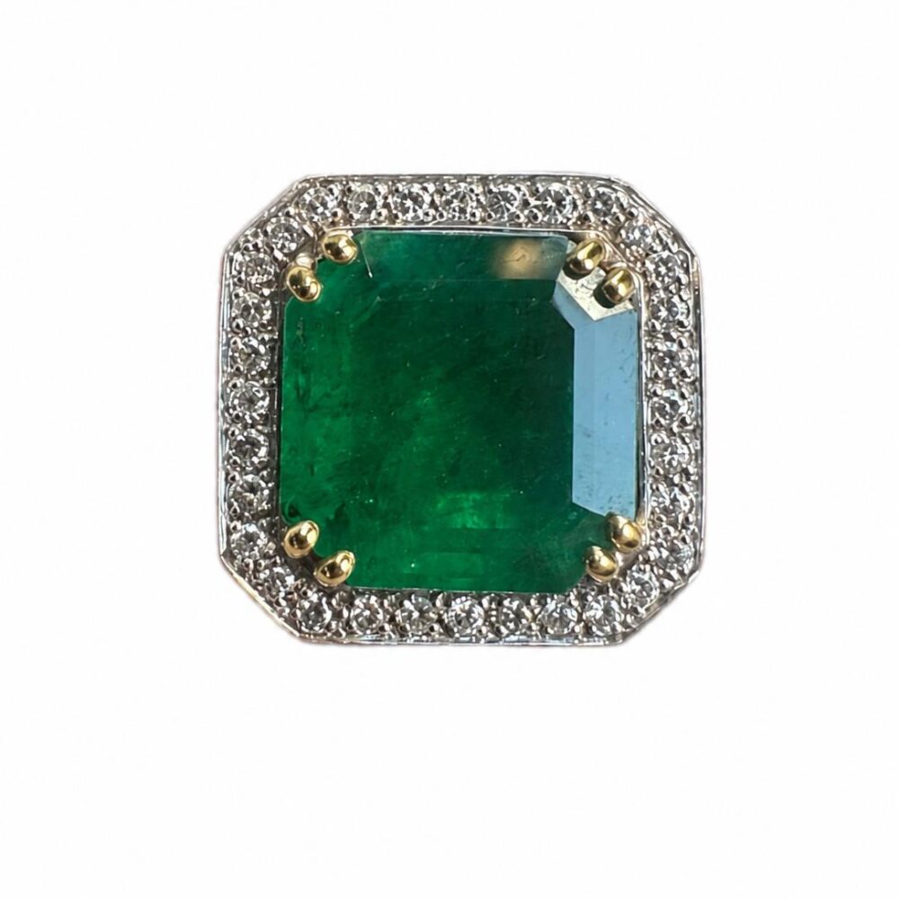 Anello oro bianco con smeraldo 9.48 ct